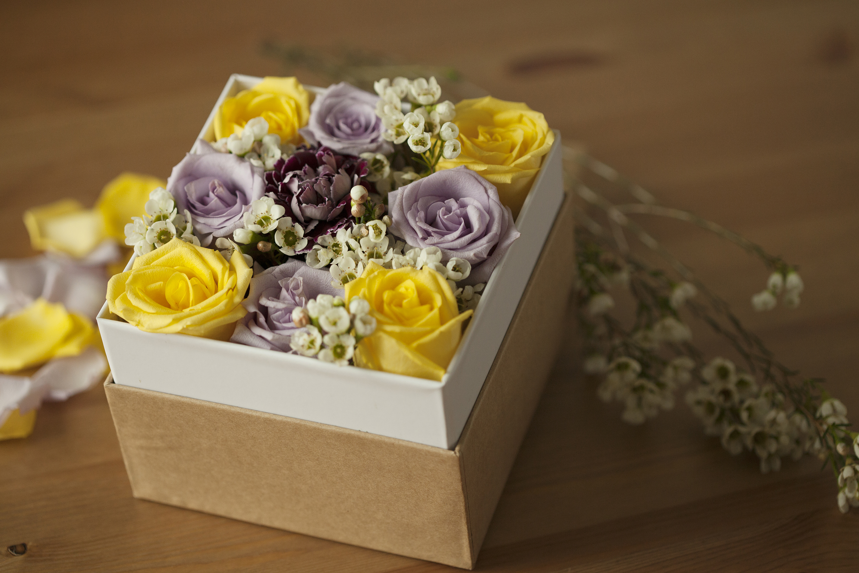 Love Scent Floral Design flower box 